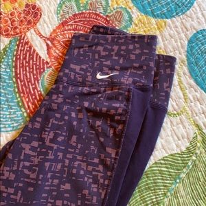 Nike Cropped Leggings